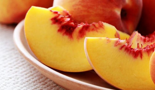 Польза и вред персиков для организма человека